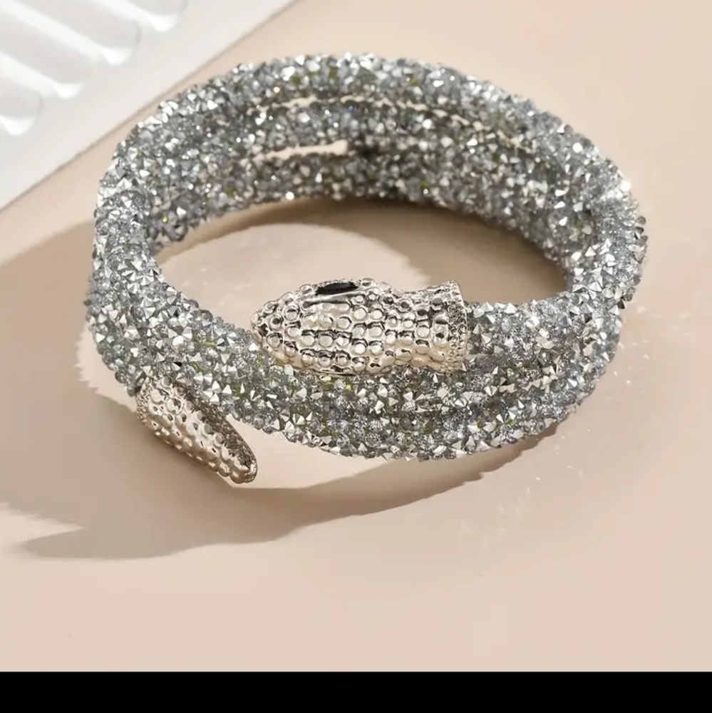 SOLD❗️Rhinestone Snake Necklace - Picture 3 of 4